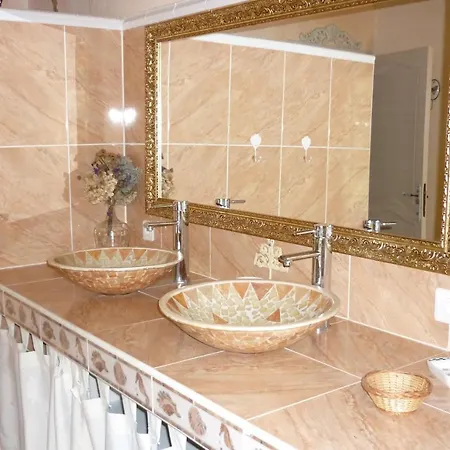 Bed & Breakfast Les Bruyeres D'hote De Charme Calme Assure Loupia