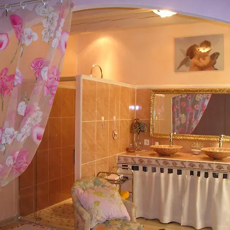 Les Bruyeres D'hote De Charme Calme Assure Bed & Breakfast