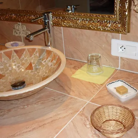 Les Bruyeres D'hote De Charme Calme Assure Bed & Breakfast