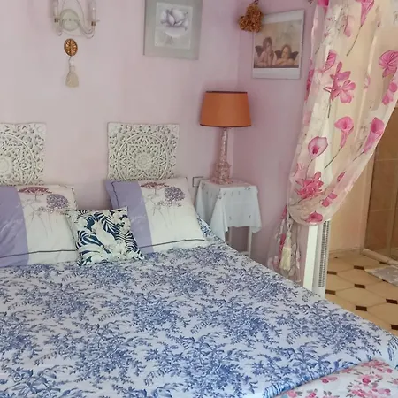 Les Bruyeres D'hôte De Charme Calme Assuré Bed & Breakfast