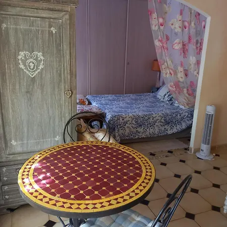 Les Bruyeres D'hote De Charme Calme Assure 3* Loupia